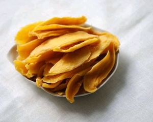 Tranches de mangue séchées FD sans conservateur, écologiques, du Vietnam, en vrac pour les distributeurs de snacks - Product Image 1