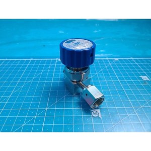ฟิวส์อุตสาหกรรม TKF 316L 10K-1/4 EP S678401236004 ใช้แล้ว อะไหล่อุปกรณ์เซมิคอนดักเตอร์รุ่นเก่า - Product Image 3