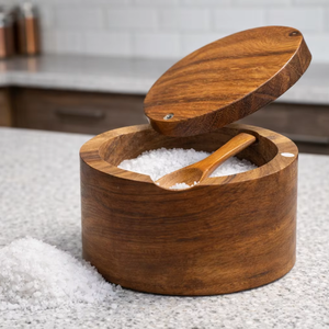 Boîte à sel en bois pour la cuisine, fabriquée à la main en bois de rose. - Product Image 1