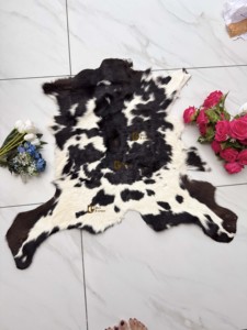 Nouveaux tapis en cuir de vachette design, vente flash, tapis noir et blanc pour salon, décoration scandinave bohème, 100 % cuir de vachette naturel - Product Image 1