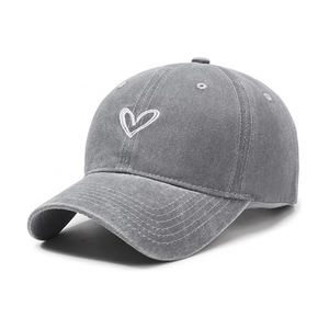 Casquette de baseball 5 panneaux blanche unie, cousue professionnellement, en coton lavé, respirante, imperméable, non structurée et ajustable - Product Image 2