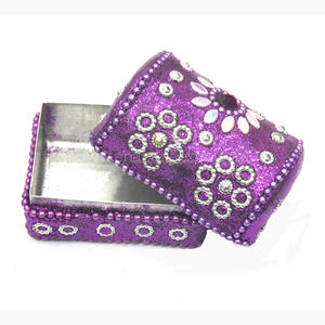 Petite boîte de rangement vintage en métal pour bijoux, organiseur de bibelots, boîtes à bijoux élégantes pour conserver vos bijoux - Product Image 1