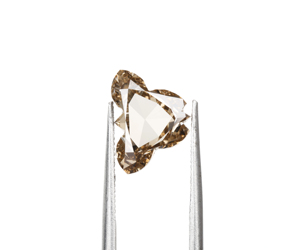 OM GEMS Diamante Cultivado en Laboratorio de 2.0 Ct con Corte Mariposa, Color Champán, Certificado IGI, Corte Excelente, para Joyería - Product Image 3