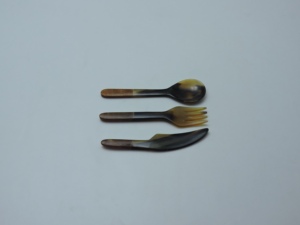 ชุดช้อนส้อมมีดลายทาง 3 ชิ้น ช้อน ส้อม มีด น้ำหนักเบา ช้อนส้อมตกแต่ง - Product Image 3