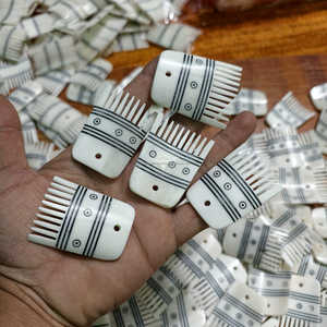 Peine para Barba de Hueso de Búfalo Pequeño Premium, Hecho a Mano con Diseño de Puntos Circulares, a Precio de Mayoreo - Product Image 6