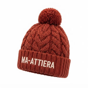 Bonnet en tricot torsadé orange rouille personnalisé avec pompon, bonnet d'hiver chaud à revers avec logo brodé - Product Image 4