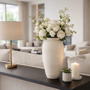 Vase en céramique blanc rustique avec finition brun vieilli, pot décoratif texturé à corps large - Product Image 4