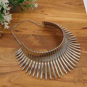 Collar Gargantilla de Acero Inoxidable con Flecos Plateados, Joyería de Estilo Tribal con Diseño de Rayos de Sol para Mujer - Product Image 4