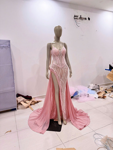 Robe de mariée rose longue à paillettes, col en V, manches longues, dos illusion, soirée, cristal, silhouette sirène/trompette, grande taille - Product Image 3