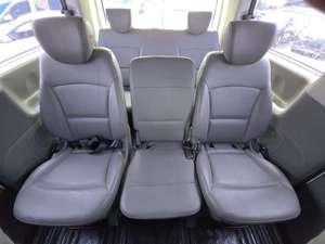 Fourgonnette d'occasion Hyundai Starex 2017 blanche, toit surélevé, pour 12 passagers, véhicule d'occasion coréen - Product Image 5