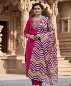 ชุดเสื้อผ้าฝ้ายปักลายแฟนซี พร้อมกางเกงและผ้าคลุมไหล่ สำหรับงานเทศกาล ราคาขายส่ง เสื้อผ้าชาติพันธุ์ หลายสี หรูหรา แห้งเร็ว - Product Image 1