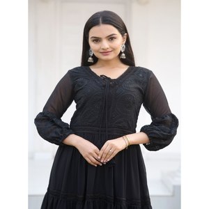 ชุดราตรีงานปาร์ตี้ปักลายสวยงาม - Product Image 4