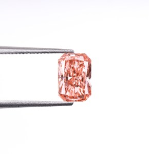 OM GEMS Diamant synthétique rose taille radiant 1,00 CT, fantaisie, percé au laser, rempli, certifié IGI pour la fabrication de bijoux - Product Image 1