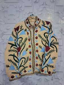Chaqueta de Algodón Ecológica Bordada a Mano con Diseño Suzani, Acolchada Floral, Reversible para Mujer, Otoño-Invierno - Product Image 1