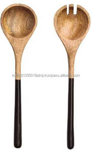 Vente en gros de 2 pièces de service à salade en bois de mangue et d'acacia kit d'ustensiles de cuisine cadeau avec accents de marbre cuillères et fourchettes en bois - Product Image 3