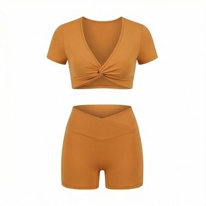 Conjunto de yoga de nailon de color personalizado, sujetador deportivo con espalda hermosa, leggings sin costura frontal, ropa deportiva al por mayor - Product Image 1