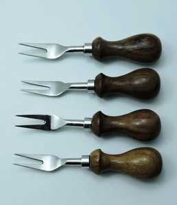 Juego de tenedores rústicos hechos a mano de acero inoxidable con mango de madera natural para bodas, eventos, restaurantes, accesorios de cocina elegantes. - Product Image 3