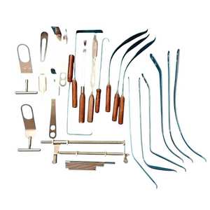 Ensemble de 21 instruments de rétraction de la hanche pour interventions chirurgicales orthopédiques lourdes, destiné aux procédures articulaires et traumatiques de la hanche. - Product Image 1