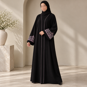 Robe Abaya brodée fluide pour femmes avec manches larges, tissu doux, robe islamique modeste |   Tenue musulmane élégante avec bordure rose chic - Product Image 4