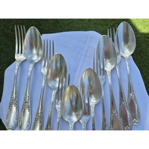 Ensemble de couverts élégants en métal, 6 pièces, avec poignées ornées, pour mariage et usage domestique, passe au lave-vaisselle, finition polie miroir - Product Image 3