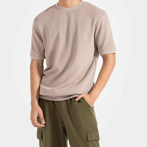 Camiseta cómoda para hombre, 100% algodón, corte regular, informal, manga corta, cuello redondo, con logotipo personalizado, colores sólidos, tejido de punto. - Product Image 4