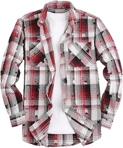 Chemise en flanelle à carreaux rouges et blancs à manches longues, boutonnée, décontractée, accompagnée d'un t-shirt blanc, parfaite pour un look élégant au quotidien. - Product Image 4
