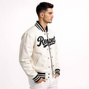 Veste unisexe en polyester noir et blanc faite à la main, style varsity biker, col montant, logo sur le devant, veste d'hiver chaude - Product Image 4