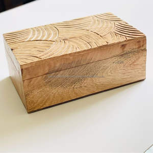 Caja de almacenamiento de madera de acacia de mango macizo hecha a mano, artesanías de madera decorativas ecológicas con acabado elegante para letreros y cajas de pared - Product Image 6