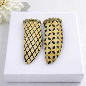 Conjunto de Colgante de Cuerno de Búfalo con Patrón Geométrico Vintage, Chapado en Bronce Antiguo, Joyería Clásica de Moda Unisex para Compromiso o Aniversario - Product Image 1