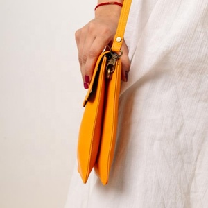 Bolso cruzado pequeño de piel de vaca de Diseño exótico de lujo para mujer, bolsillo tallado para teléfono móvil, pelo occidental, estilo oculto - Product Image 2