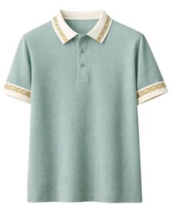 เสื้อโปโลผู้ชายสีเขียวเซจแบบสั่งทำพิเศษ ผ้าคอตตอนผสม สวมใส่สบาย แขนสั้น เหมาะสำหรับฤดูร้อน ดีไซน์คอเสื้อและปลายแขนเสื้อแบบกรีกคีย์ - Product Image 1