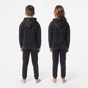 Conjunto deportivo moderno de color negro para niños, de algodón con lavado ácido, con cremallera completa y pantalones tipo jogger para niño y niña. - Product Image 3