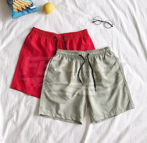 Shorts de plage décontractés pour hommes, écologiques, respirants, amples, à séchage rapide, couleur unie, longueur genou, taille mi-haute, en maille, haute qualité - Product Image 5