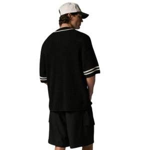 Camisa de Béisbol de Punto para Hombre, Manga Corta, con Botones, Ribete a Rayas, Estilo Casual, Tejido de Punto, Suministro al por Mayor OEM - Product Image 5