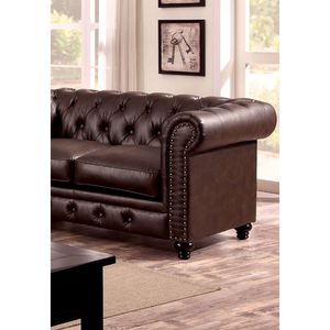 Divanetto Contemporaneo in Similpelle Marrone con Bottoni Trapuntati, Braccioli Arrotolati e Finiture con Borchie per Soggiorno - Product Image 3