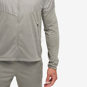 Lightweight <b>Reflective</b> <b>Running</b> <b>Jacket</b> With Full Zip Closure <b>Reflective</b> Details And Quick Dry Material For Fitness Activities - Product Image 3