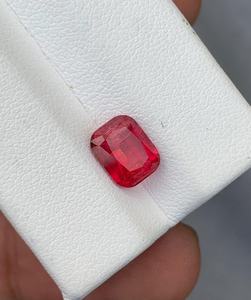 Tourmaline Rubellite Naturelle, Coupe Octogonale, Origine Inde, Pierre Précieuse Non Montée, Rouge Facettée, Qualité Exceptionnelle, Grade Rare, Certifiée par un Certificat Tierce Partie - Product Image 3