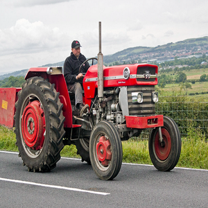 Tractor de Ruedas Massey Ferguson 175 Usado en Buenas Condiciones, Disponible en Stock, Listo para Entrega Rápida a su Granja a Precio de Mayoreo - Product Image 4