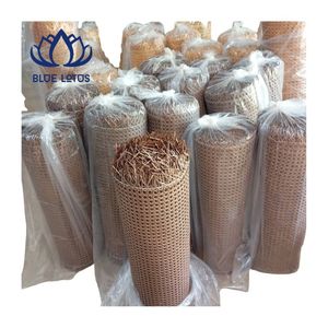 BEST SELLER Blue Lotus Leccie Nguyen Matériau durable en rotin beige tressé en diagonale pour chaise - Product Image 1