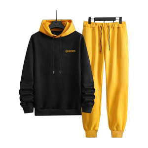 Latest Design Customized Color <b>Tracksuit</b> Quick Dry Soft Fabric <b>Men</b> <b>Tracksuit</b> Outdoor Use <b>Men</b> <b>Tracksuit</b> - Product Image 1