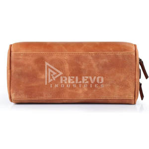 Bolsa de viaje de fin de semana de alta calidad, 40L, de cuero de grano completo, impermeable, con compartimento independiente para zapatos. - Product Image 5
