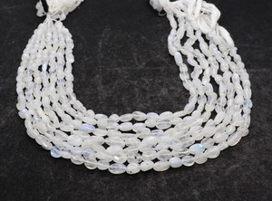 Cuentas de Piedra Lunar Arcoíris Blanca Natural, Forma de Pepita Lisa de 5x7-6x9MM, Cuentas de Piedra Lunar Arcoíris de 13 Pulgadas para Fabricación de Joyería - Product Image 6