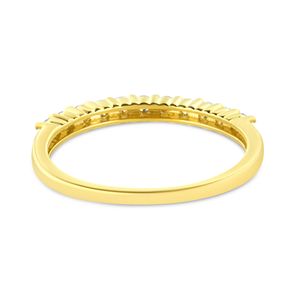 Anello con fascia scanalata in oro giallo 10K con diamanti certificati IGI da 1/4 carati, montatura a griffe, colore I-J, purezza I2-I3 - Product Image 3