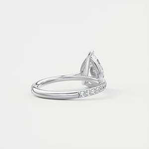 Anillo de Compromiso Solitario con Diamante Cultivado en Laboratorio de 2.25 Quilates en Forma de Pera, con Engaste de Oro Blanco de 14k y Pavé Catedral - Product Image 4