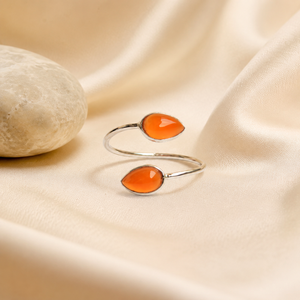 Bague légère en argent 925 avec onyx rouge ovale, taille poire, sertie clos, double pierre précieuse, bijoux fins, vente en gros - Product Image 1