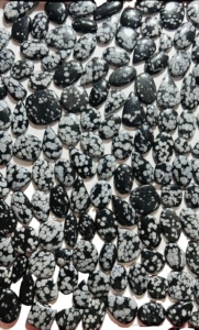 Cabochon en obsidienne flocon de neige naturelle 100 % unique, taille personnalisée, pierre précieuse en vrac de qualité AAA pour la fabrication de bijoux - Product Image 3