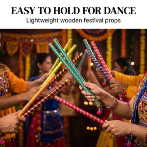 Par de Palos Redondos de Madera Coloridos para Bailar Dandiya en Navratri, Diwali, Eid, Fiestas de Graduación - Accesorios para Bailar Garba al Aire Libre, Color Dorado - Product Image 2