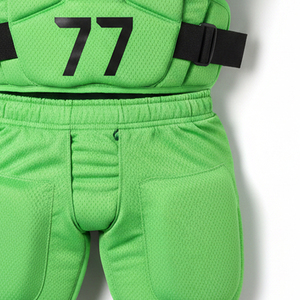 ชุดยูนิฟอร์มอเมริกันฟุตบอลแบบขายส่ง พิมพ์ลายโลโก้ตามสั่ง ชุดเสื้อและกางเกงฟุตบอลแบบซับลิเมชั่น ชุดกีฬาเนื้อผ้ายืดหยุ่นสูง - Product Image 2