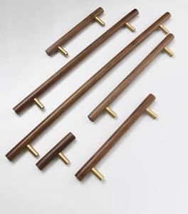 Magnifique contraste entre la laiton et le bois foncé. Poignée de meuble fonctionnelle et décorative. Amélioration parfaite pour les meubles anciens. - Product Image 6