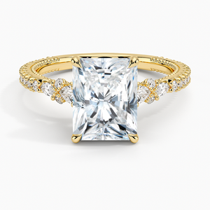 Anillo de boda clásico para mujer con diamante moissanita de corte radiante y pavé de tres lados en plata 925 - Product Image 5